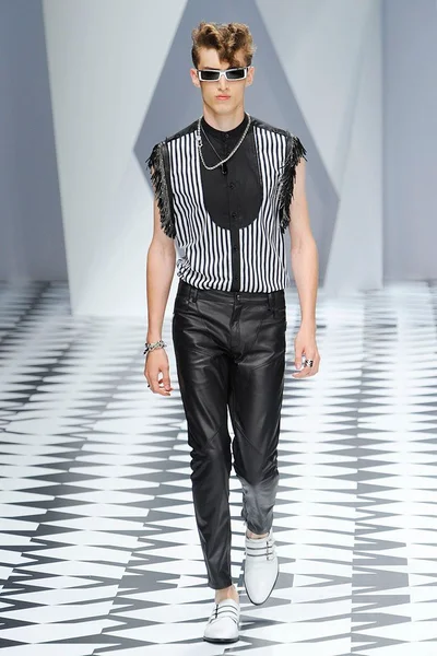 Look 26